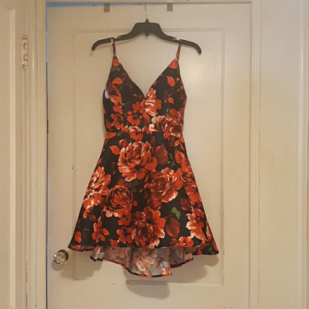 Rose Detailed Mesh-back homecoming dress